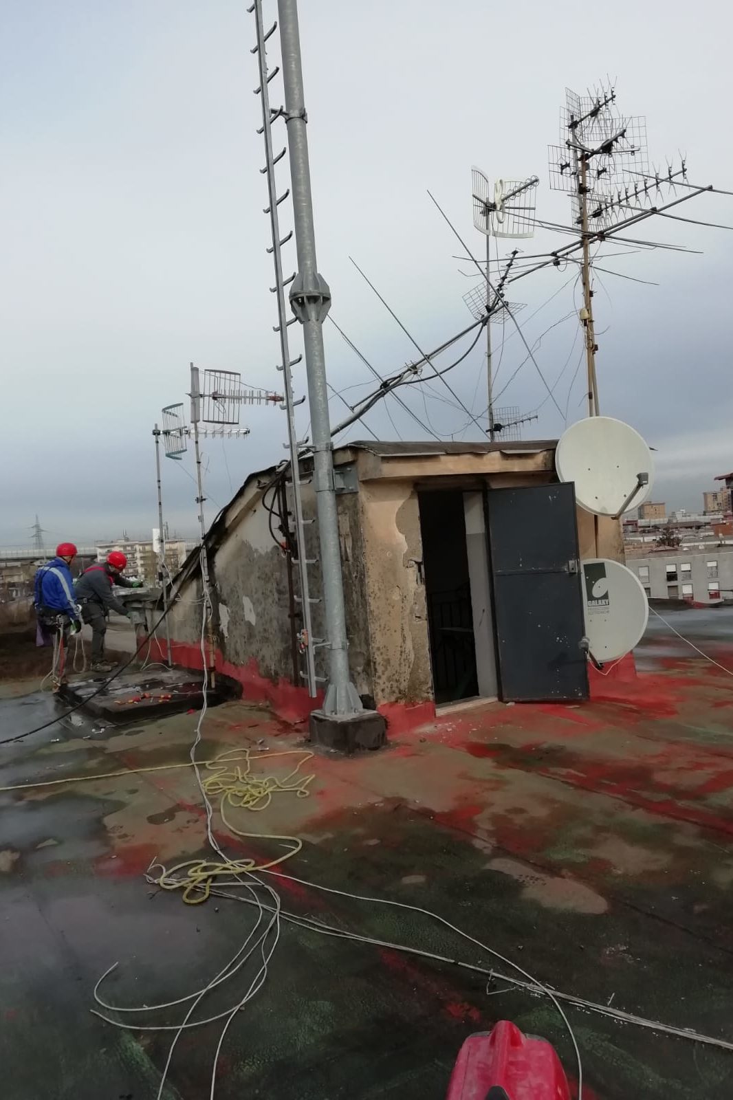 Vittoria al Tar Napoli: rimosso l'impianto a banda larga | FOTO e VIDEO